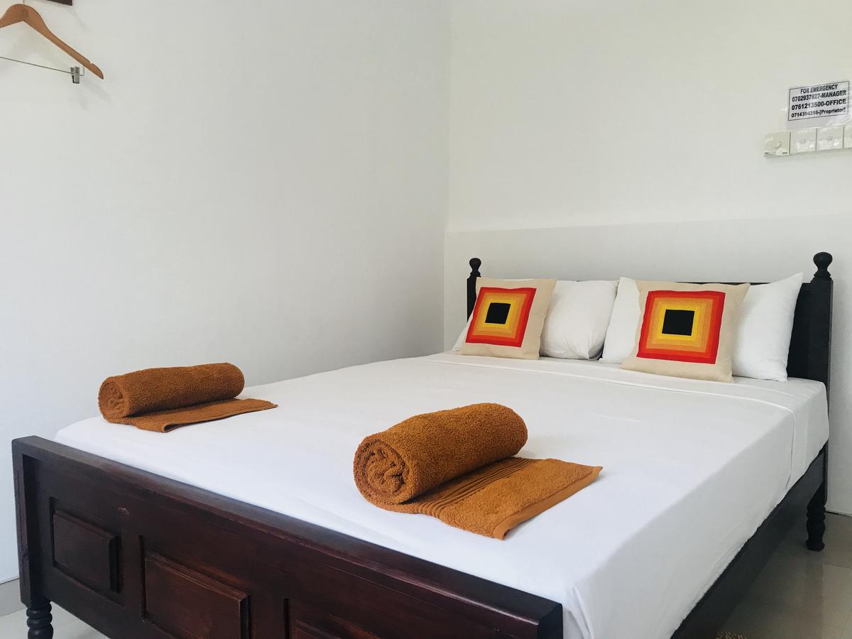 Lake City Resort Anuradhapura Exterior foto